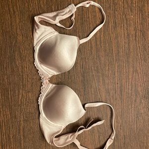 Pre owned, excellent condition. (Light Pink)